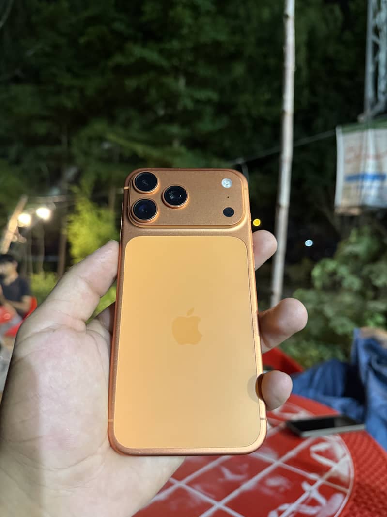 Apple iPhone 17 Pro Max 0