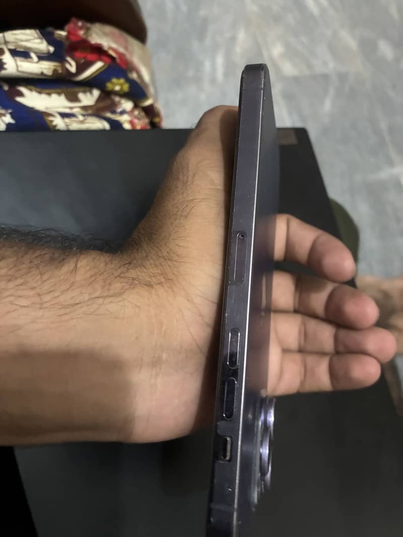 Apple iPhone 14 Pro Max 1