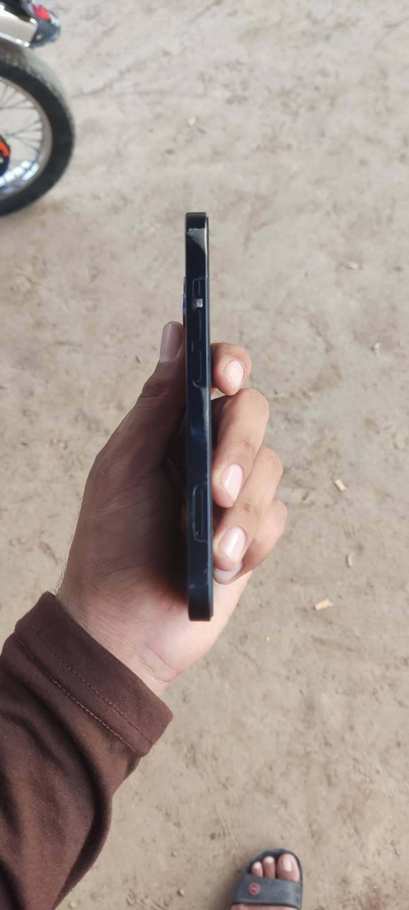 Apple iPhone 13 4