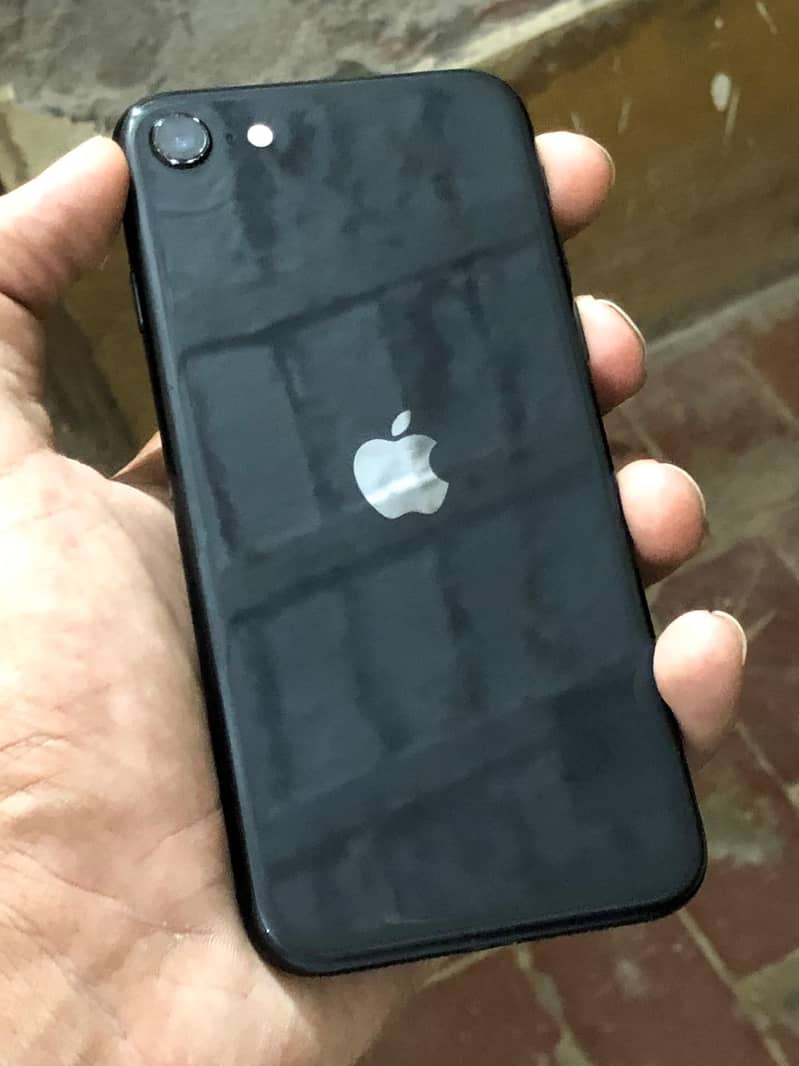 Apple iPhone SE 3rd generation 0