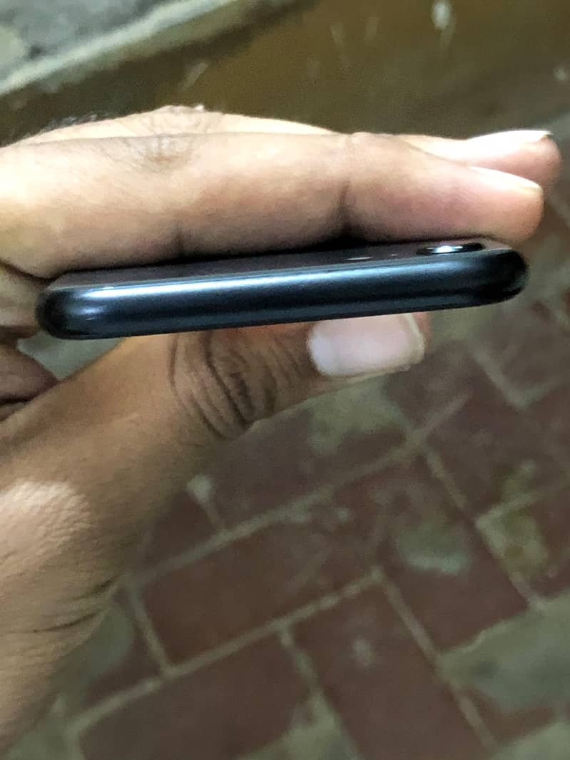 Apple iPhone SE 3rd generation 3