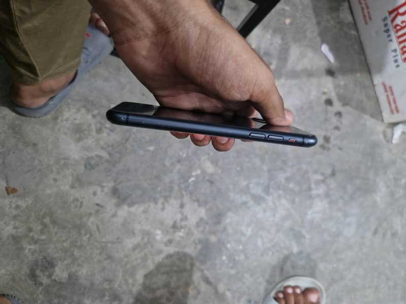 Apple iPhone 11 6