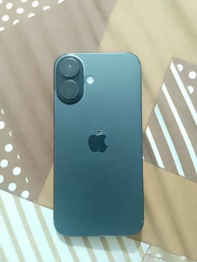 Apple iPhone 16