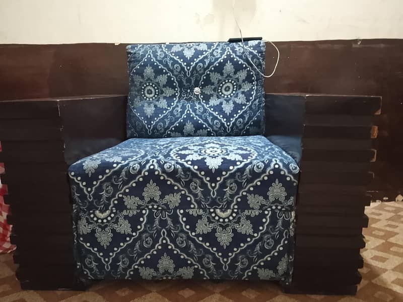 Sofa for Sell 5