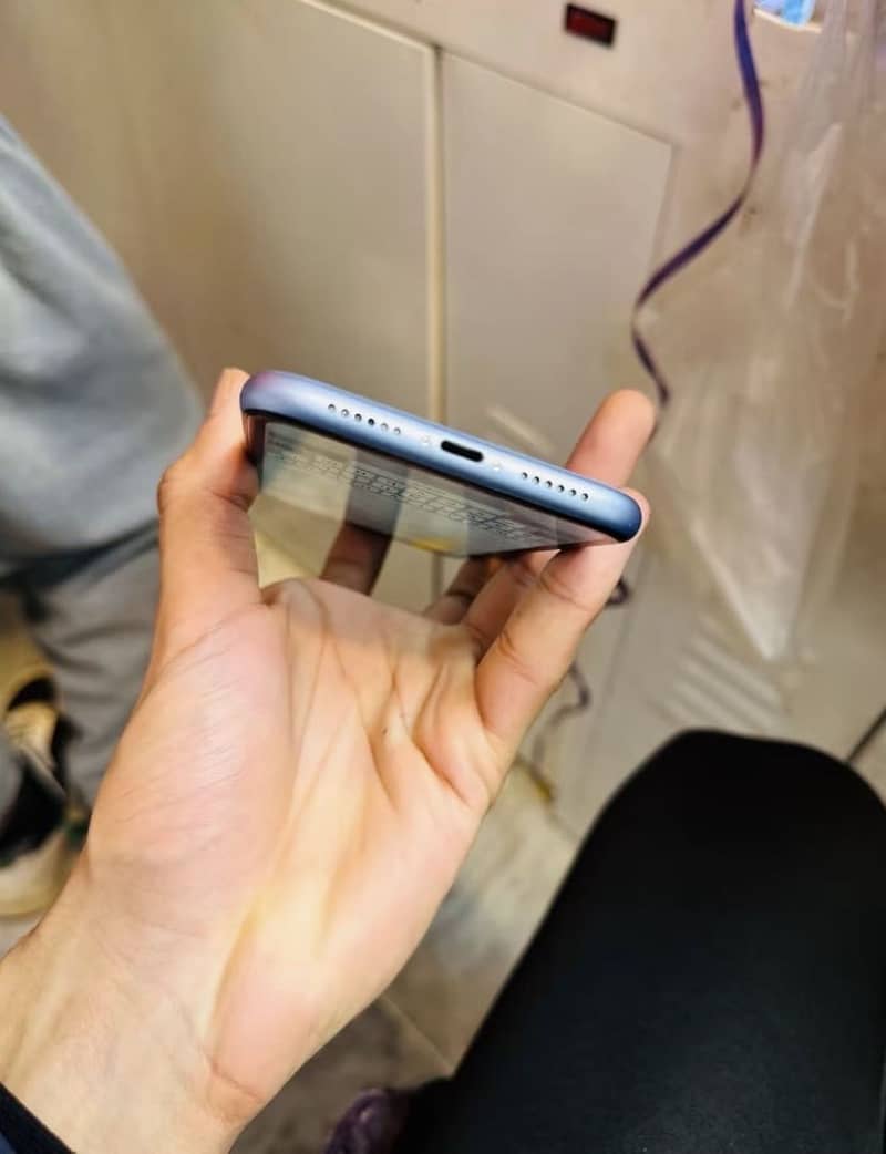 Apple iPhone XR 0