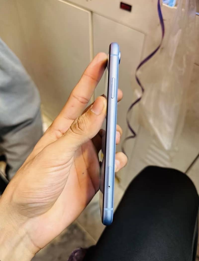 Apple iPhone XR 1