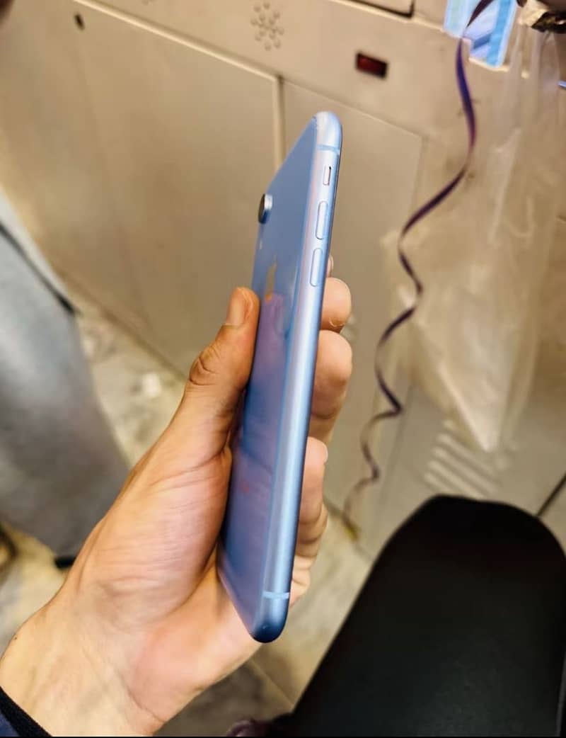 Apple iPhone XR 2