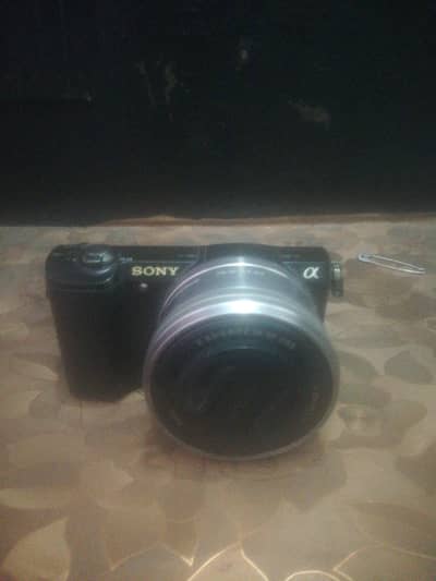 soni 5000 with too batree chrger