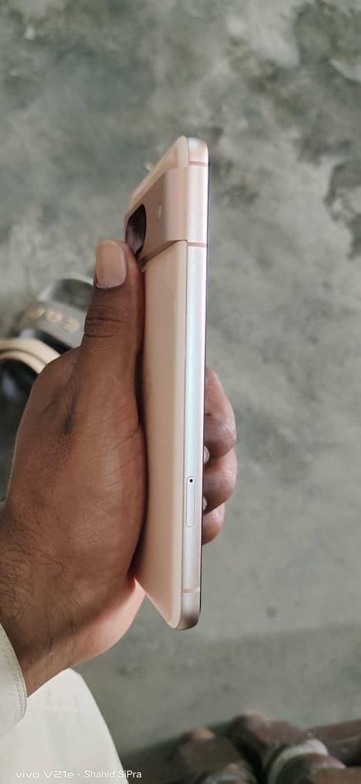 Google Pixel 8 2