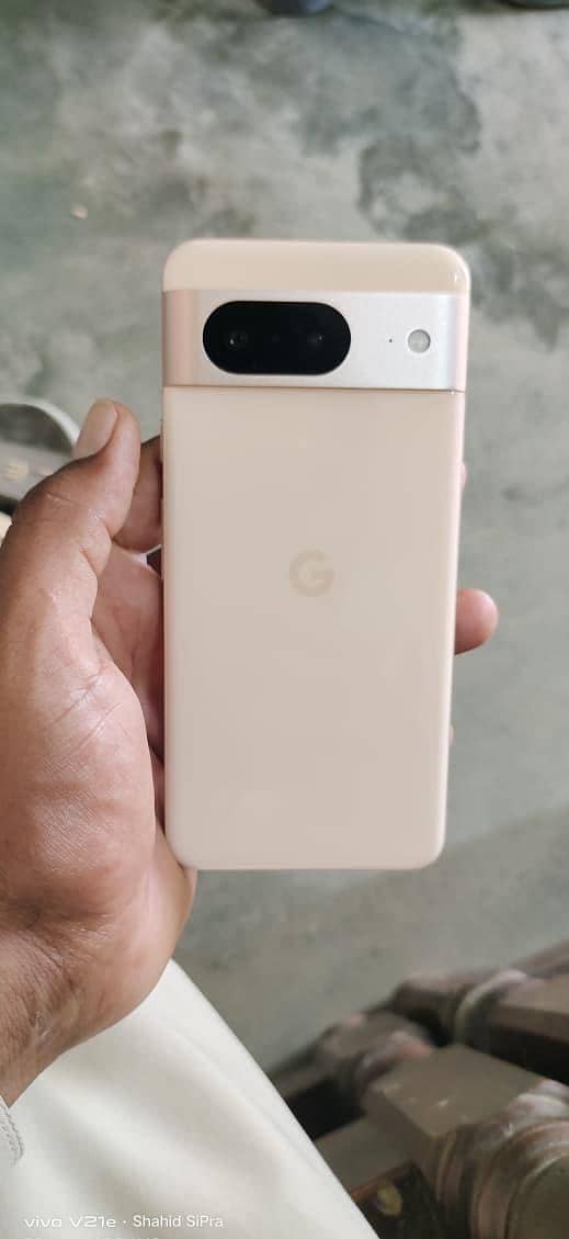 Google Pixel 8 5