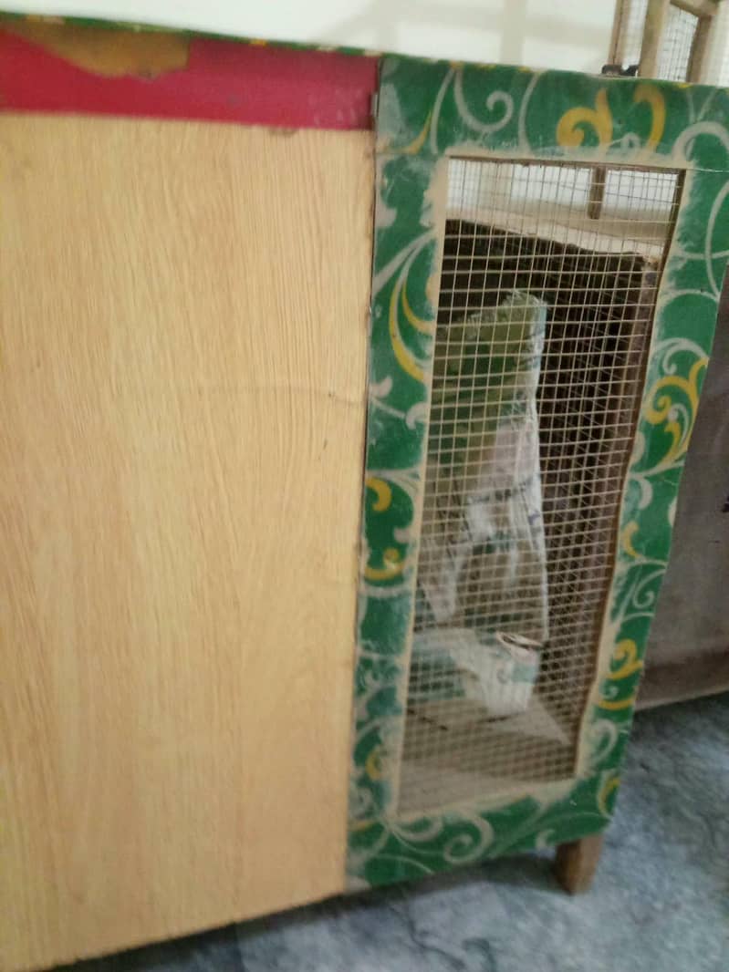 hen cage . 2