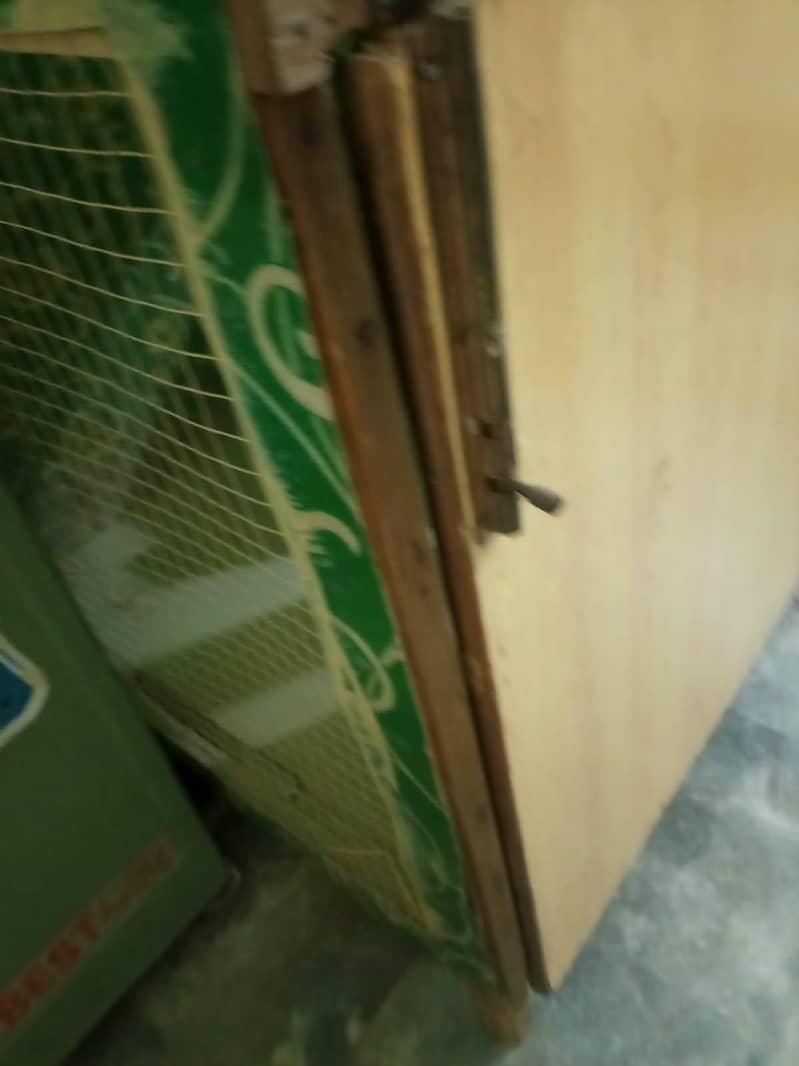 hen cage . 7
