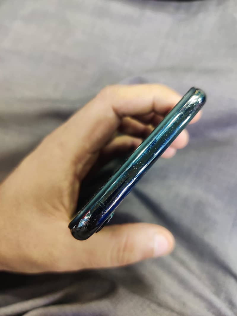 Apple iPhone XS Max 1
