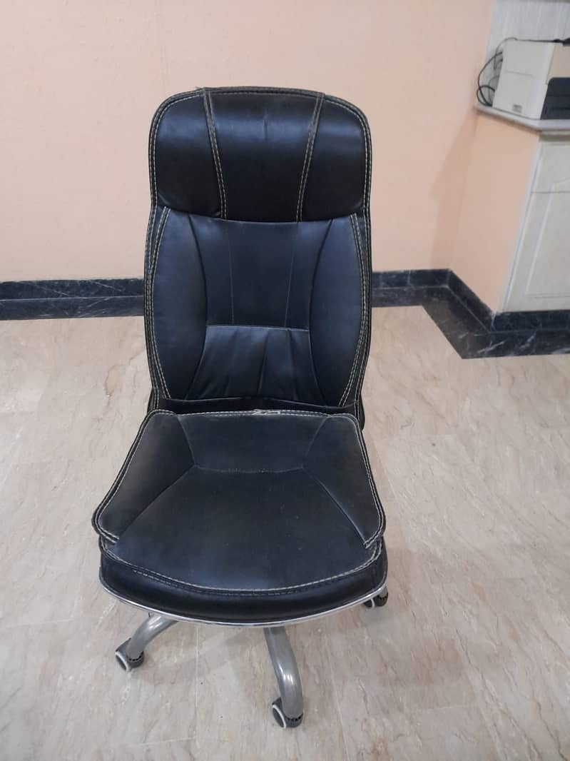 Computer talbe + Chair 0