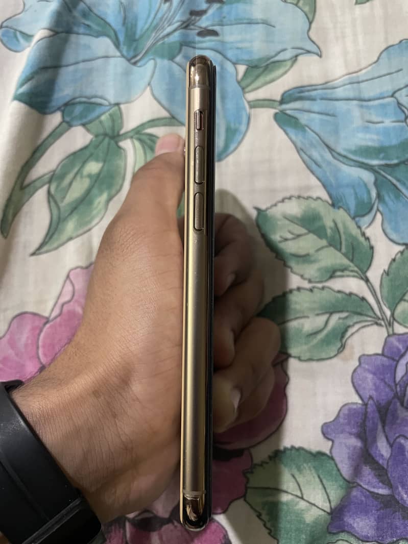 Apple iPhone 11 Pro 7