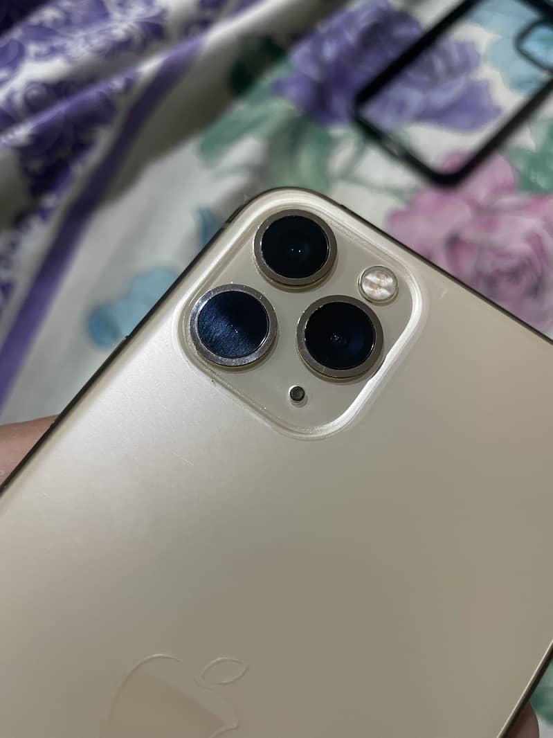 Apple iPhone 11 Pro 8