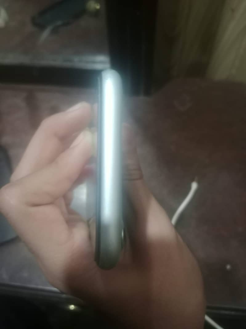 Apple iPhone 11 5