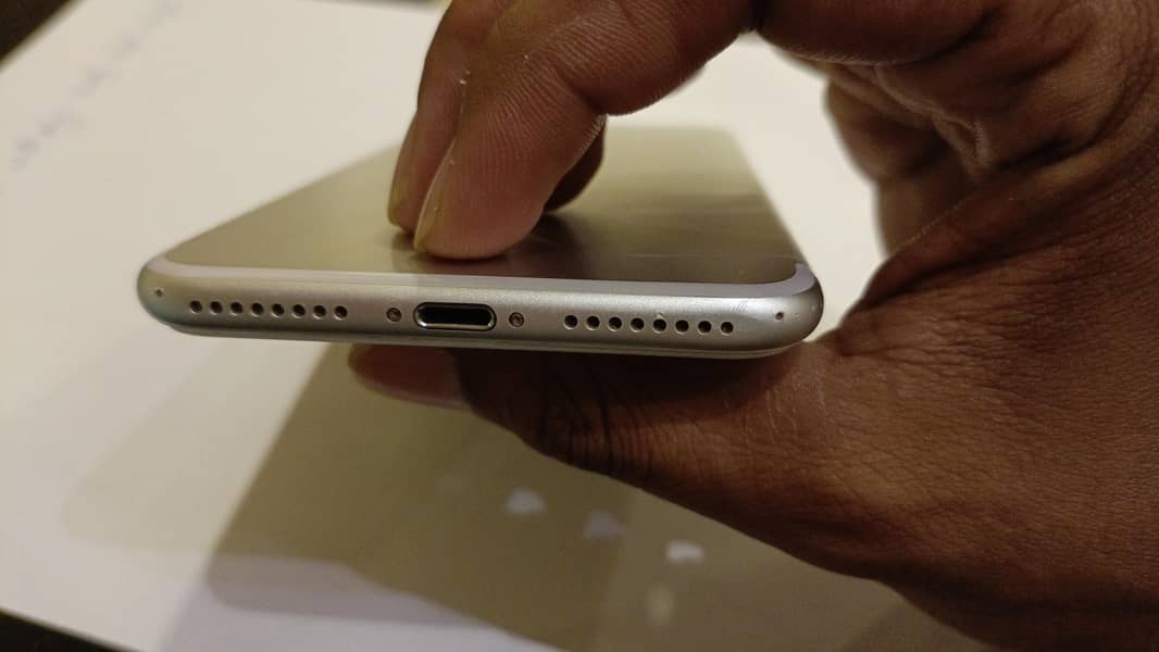 Apple iPhone 7 Plus 5