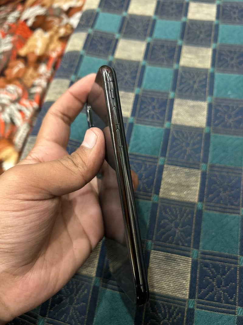 Apple iPhone X 6