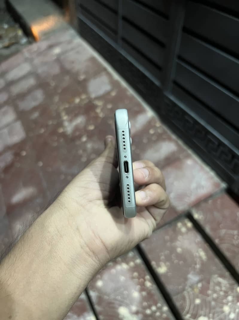 Apple iPhone 17 Pro Max 5
