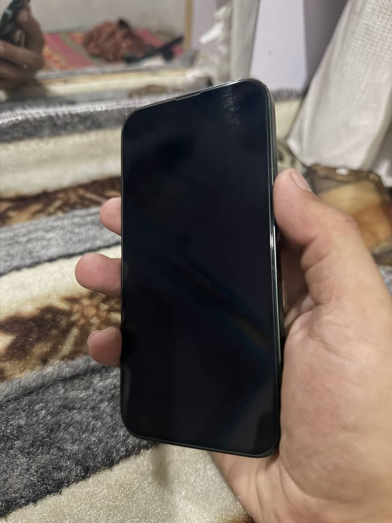 Apple iPhone 13 2