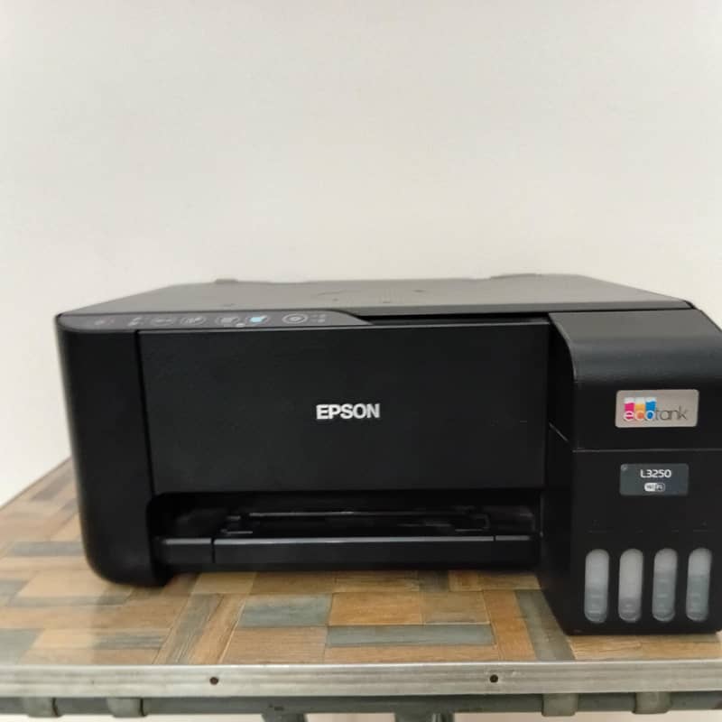 EpsonL3250 colour printer with scanner working 9/10 condition 0