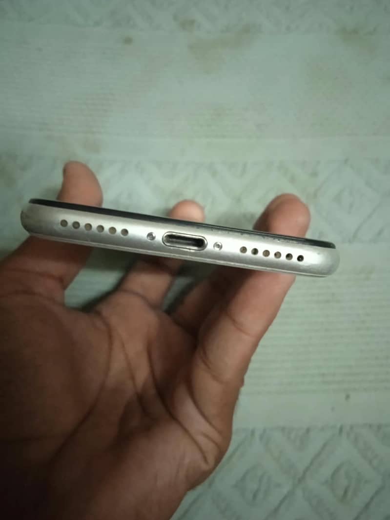 Apple iPhone SE 4