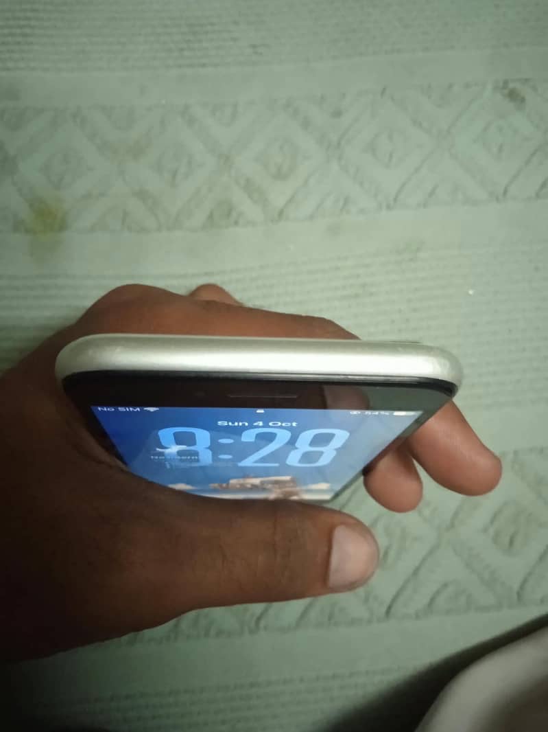 Apple iPhone SE 6