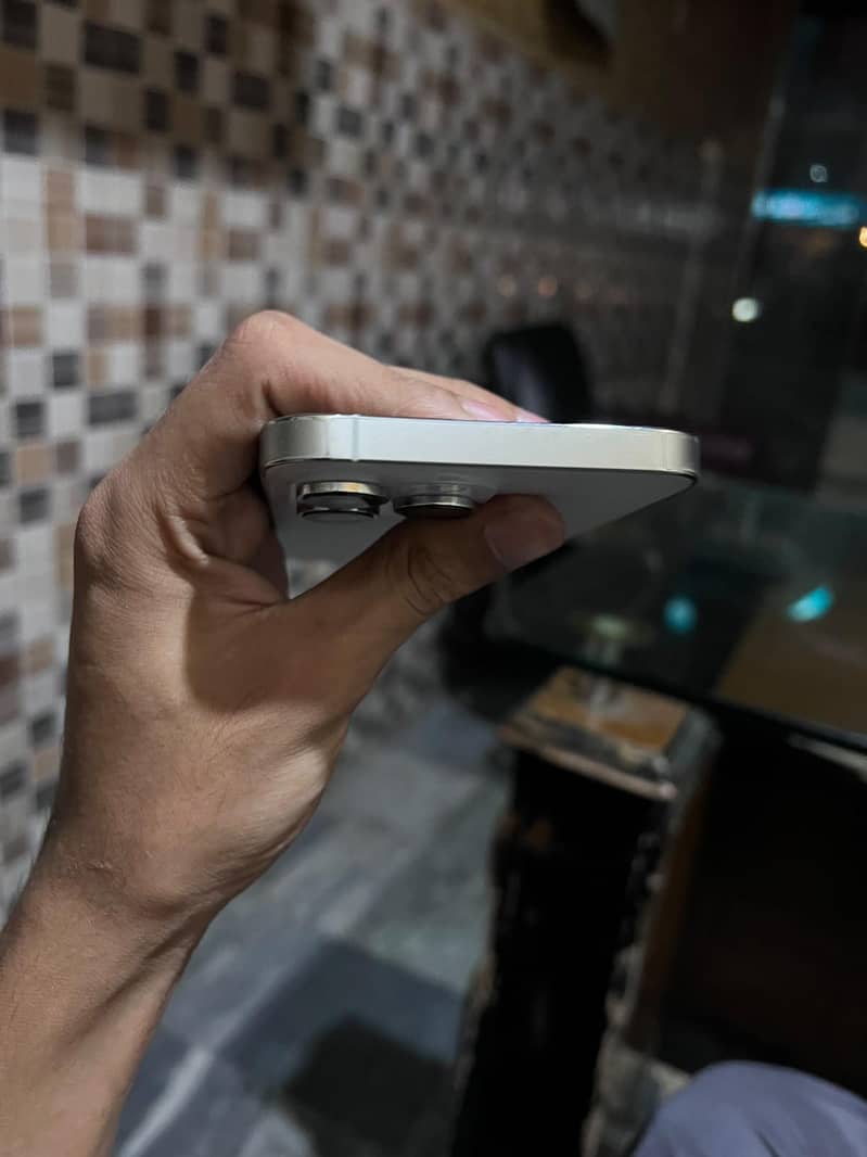 Apple iPhone 14 Pro Max 0