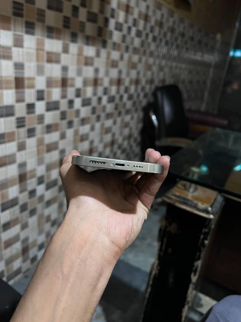 Apple iPhone 14 Pro Max 2