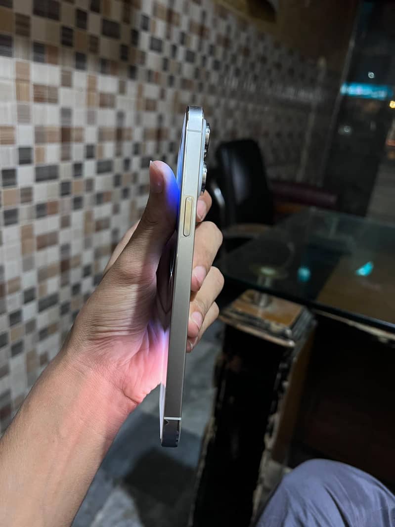 Apple iPhone 14 Pro Max 5