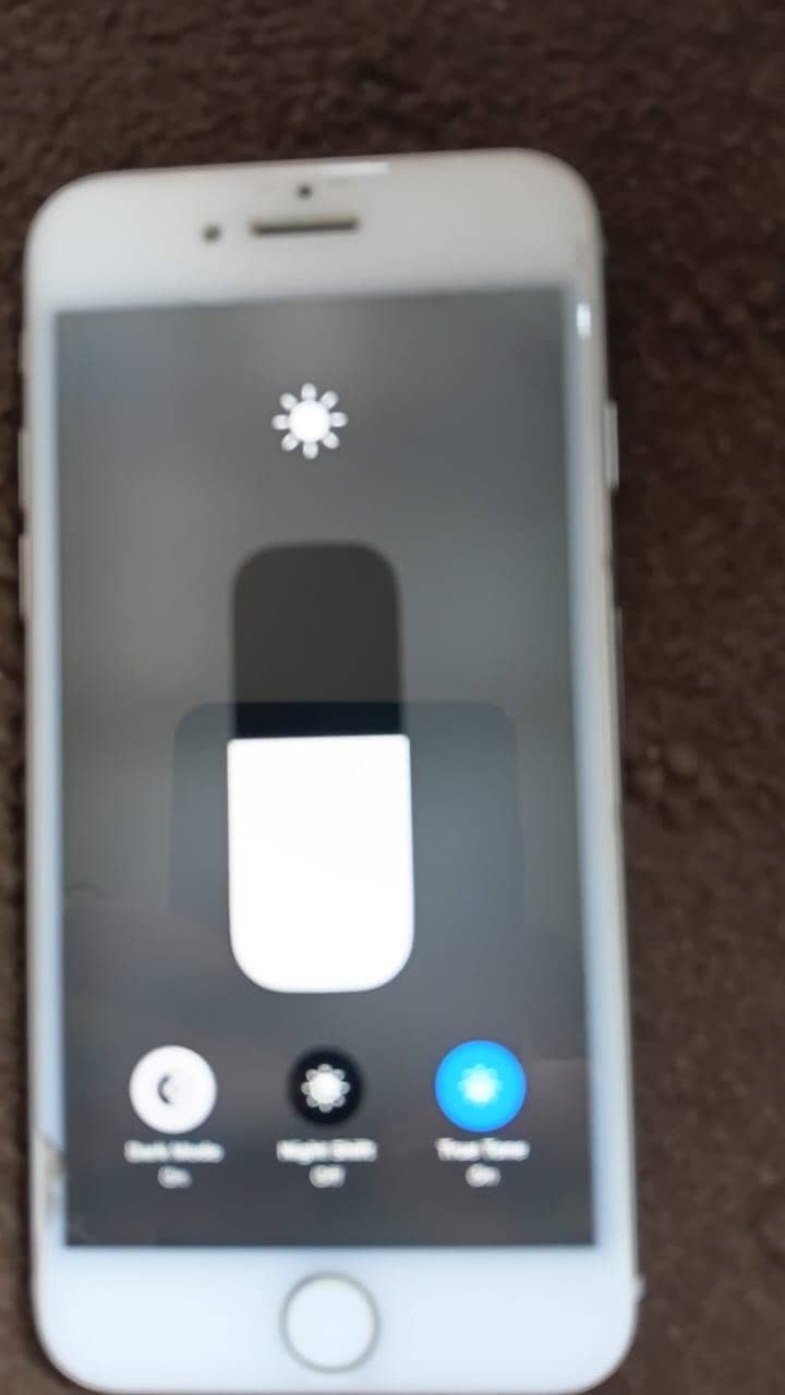 Apple iPhone 8 1