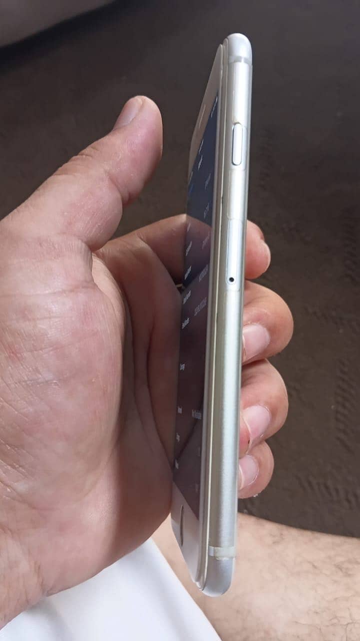 Apple iPhone 8 6