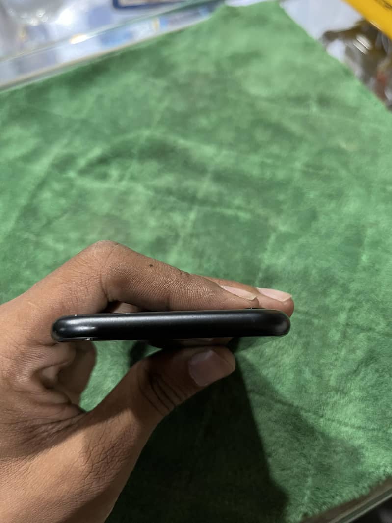 Apple iPhone SE 4