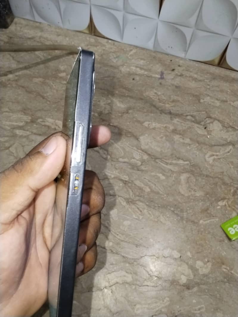 Infinix Note 40 4