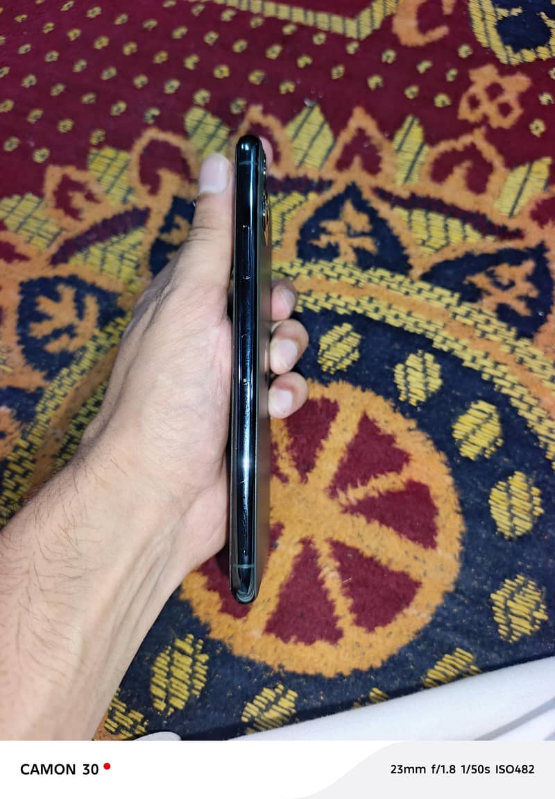 Apple iPhone 11 Pro Max 5