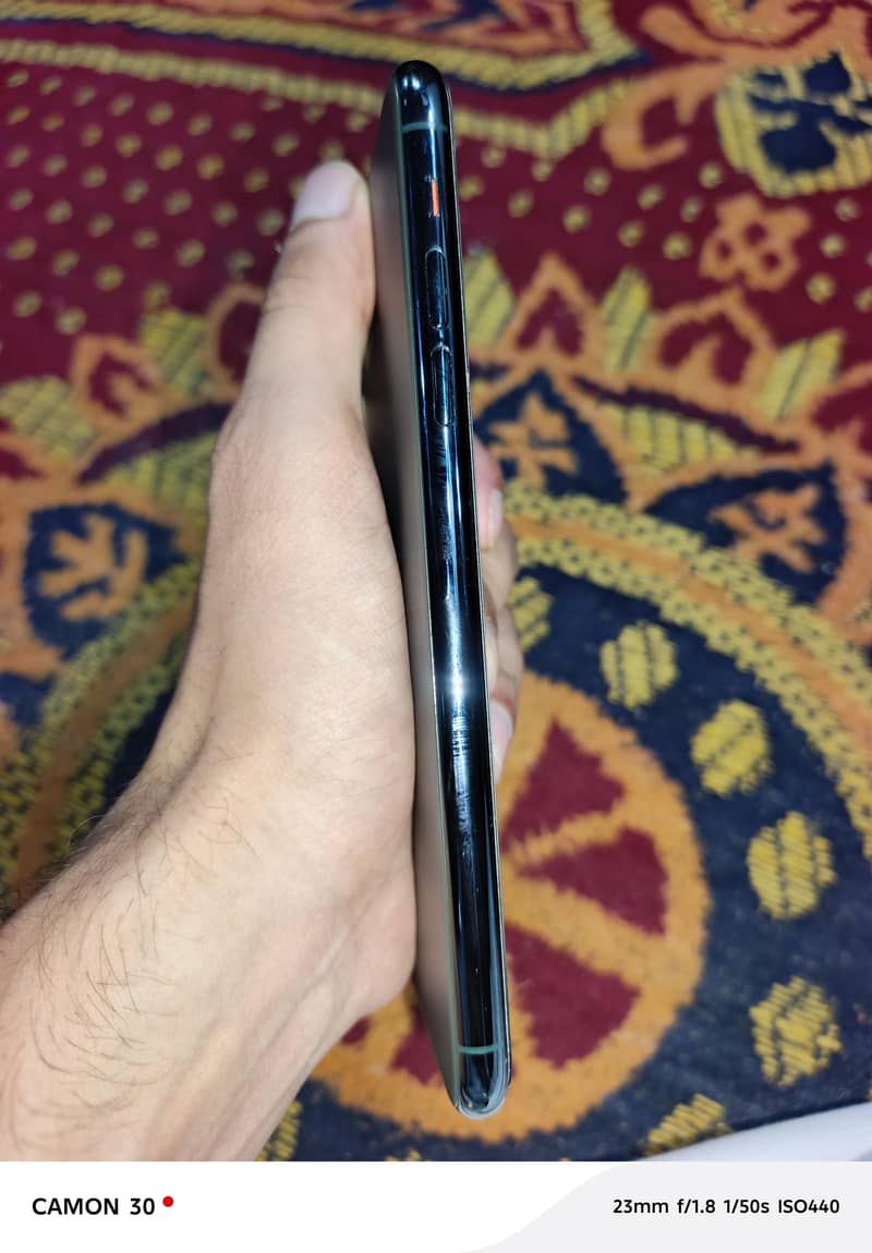 Apple iPhone 11 Pro Max 7