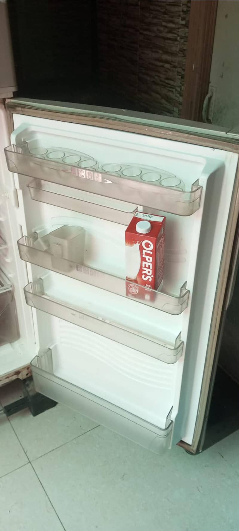 dawlance fridge 2