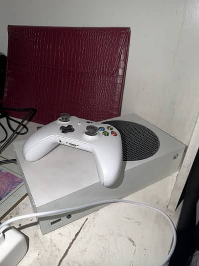 Xbox Series S 512gb with controller