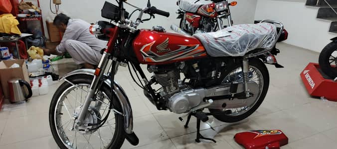 Honda 125 2027 steaker