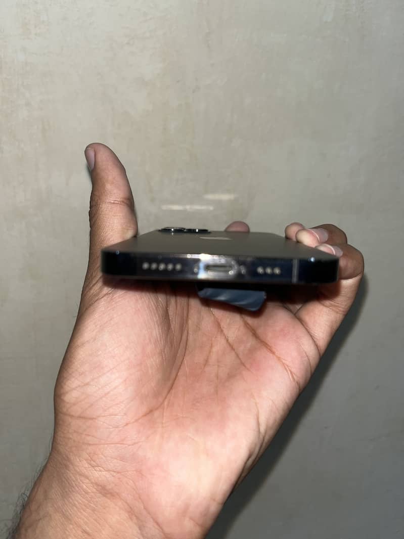 Apple iPhone 12 Pro 1