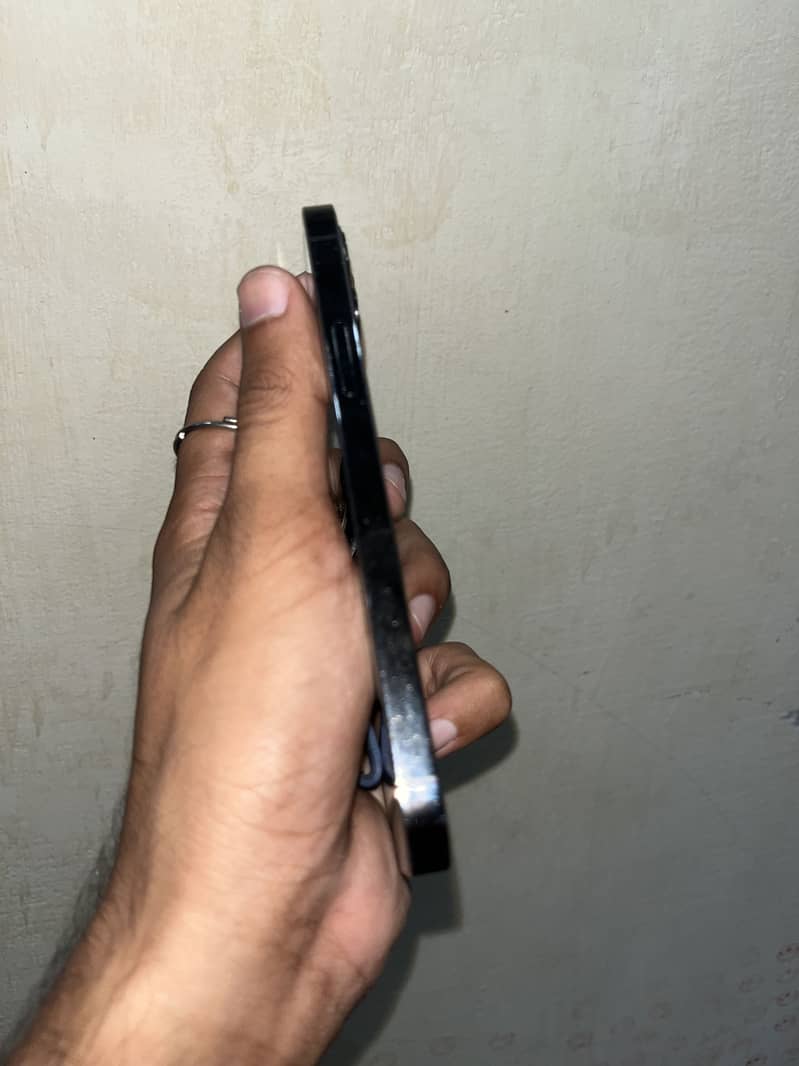 Apple iPhone 12 Pro 3