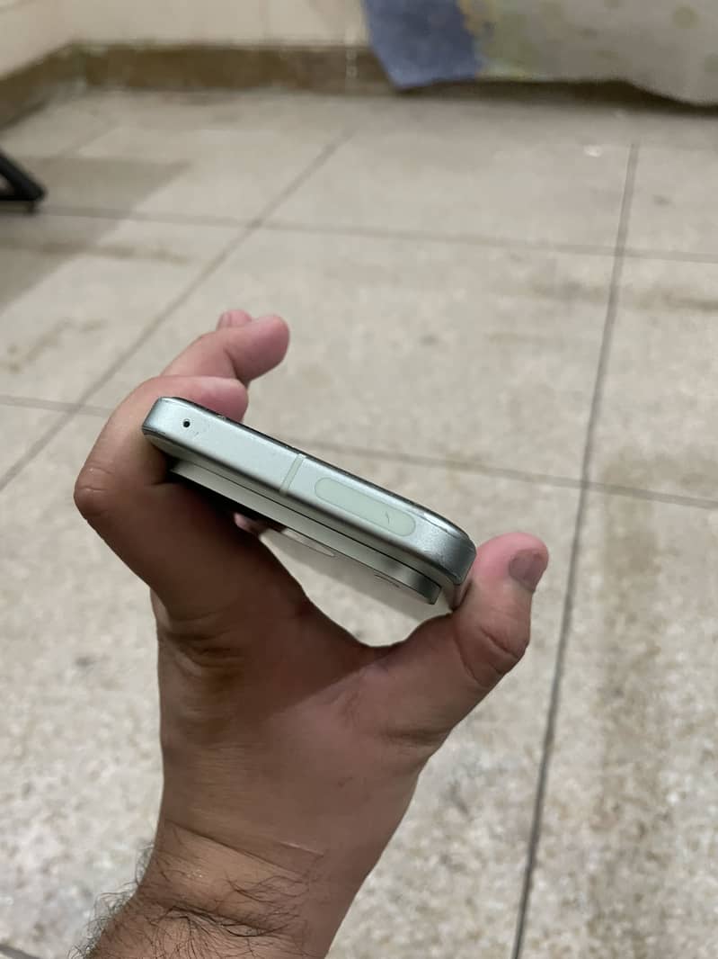 Google Pixel 9 6
