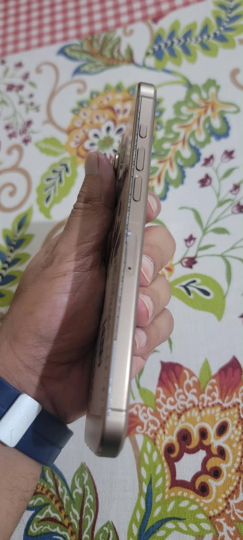 Apple iPhone 16 Pro Max 1