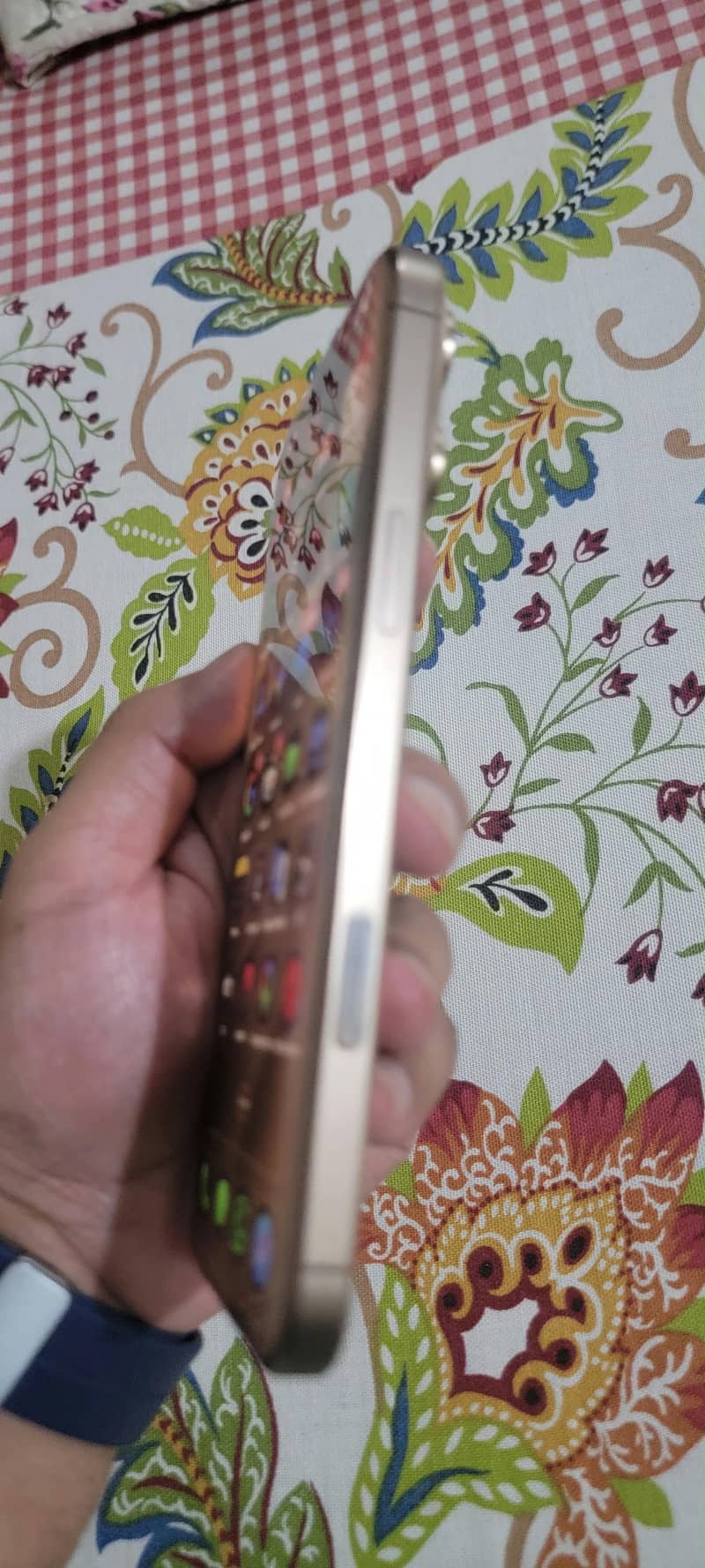Apple iPhone 16 Pro Max 2