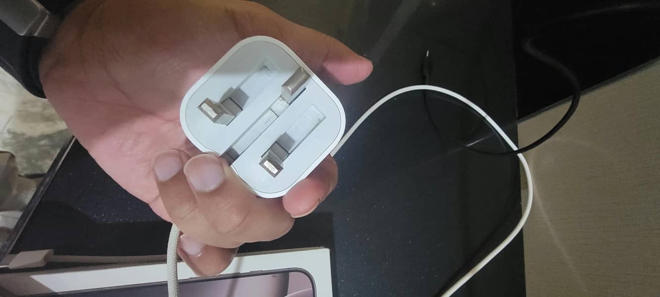 Apple iPhone 16 Pro Max 10