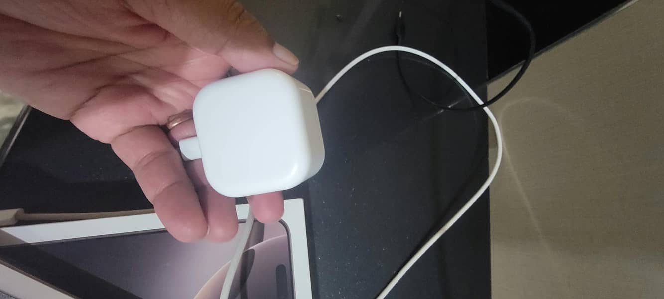 Apple iPhone 16 Pro Max 11