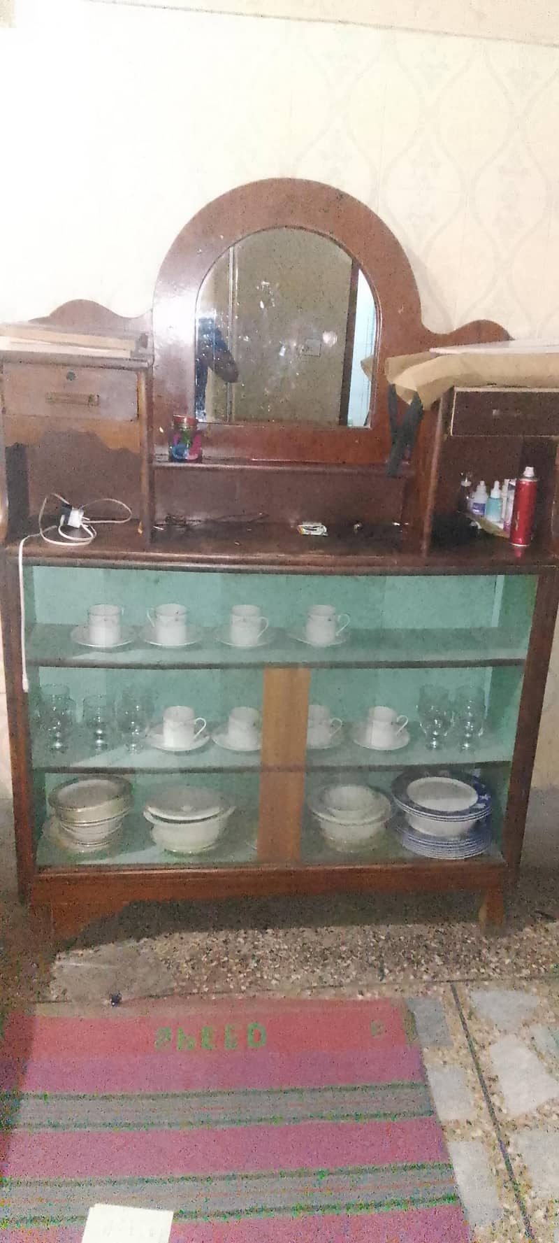 Show Case Cabinet 1