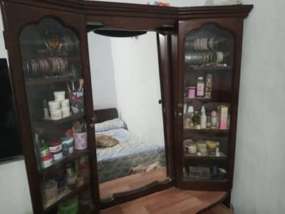 Dreasing table for sale