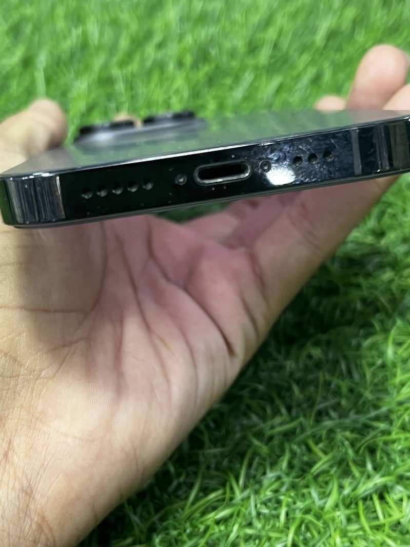 Apple iPhone 12 mini 1